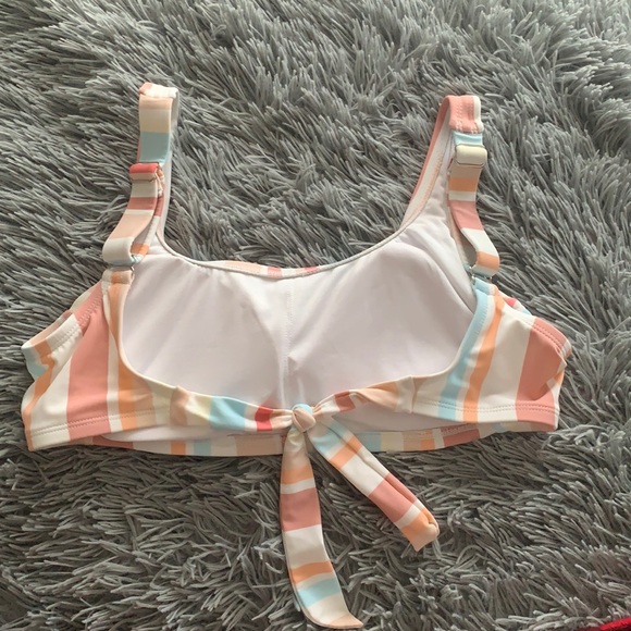 Swim suit top 💛 - Picture 2 of 2